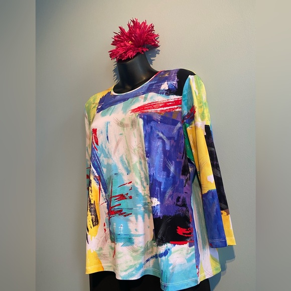 🛑 4/$25 TanJay Multi-Color Abstract Print Top - Picture 2 of 9